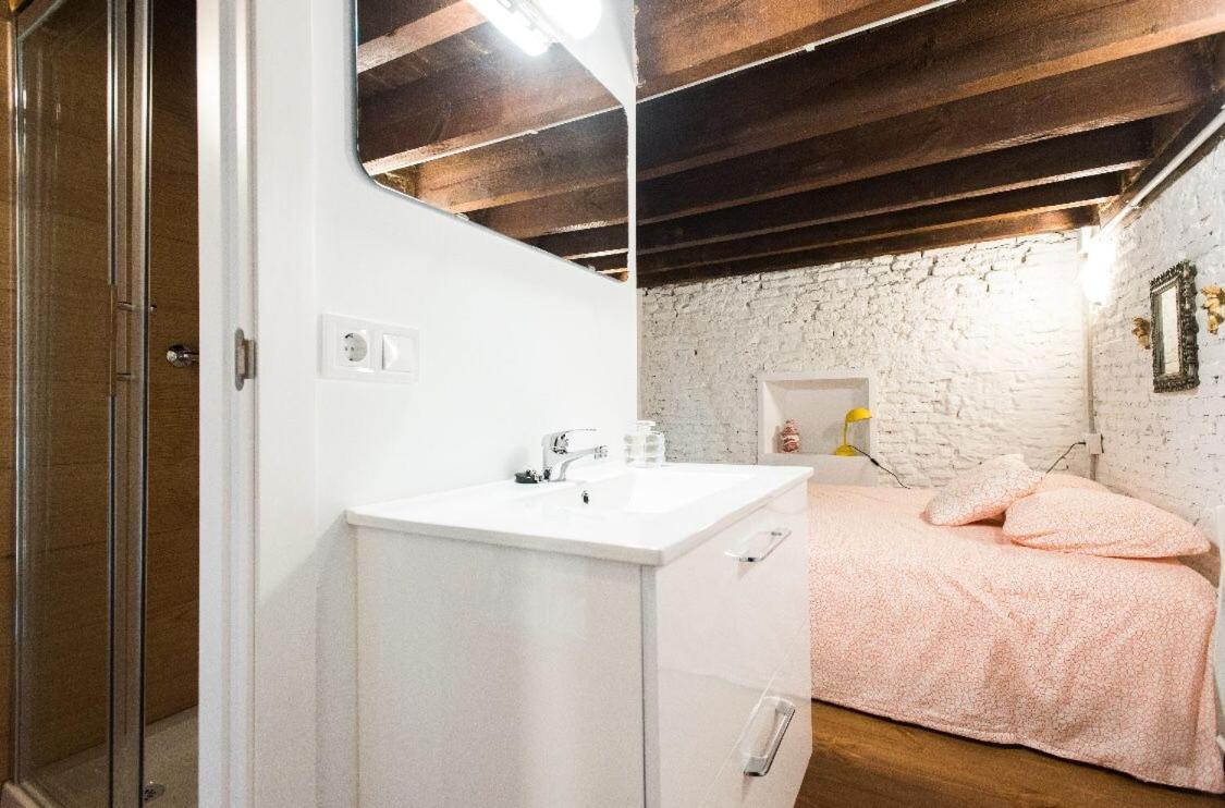 Airbhouse Private & Allotjament en família *